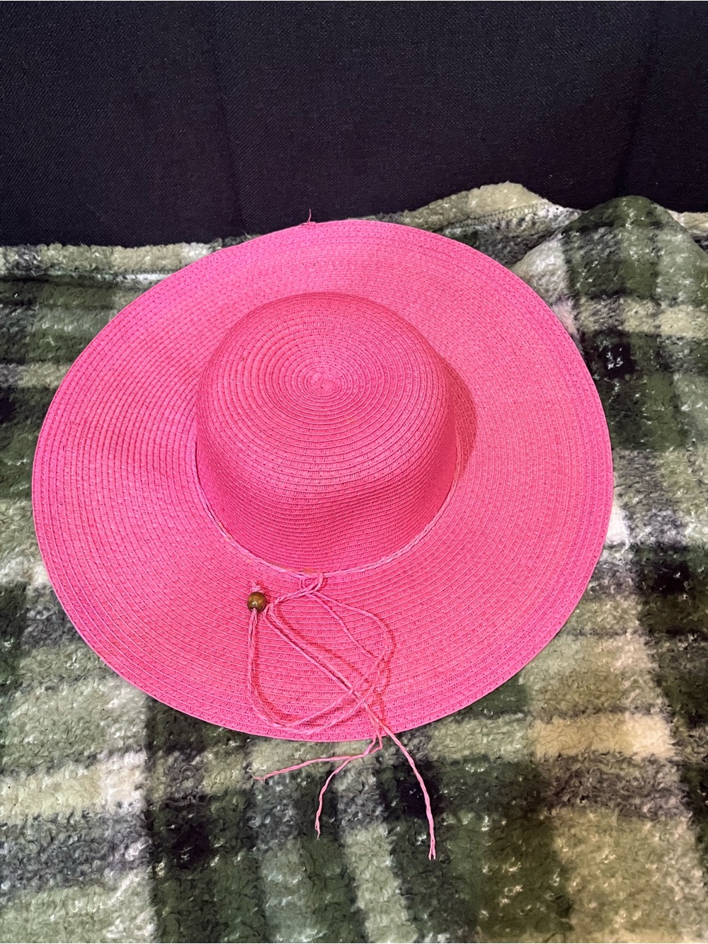 Women’s Wide Brim Straw Sun Hat in Bright Pink